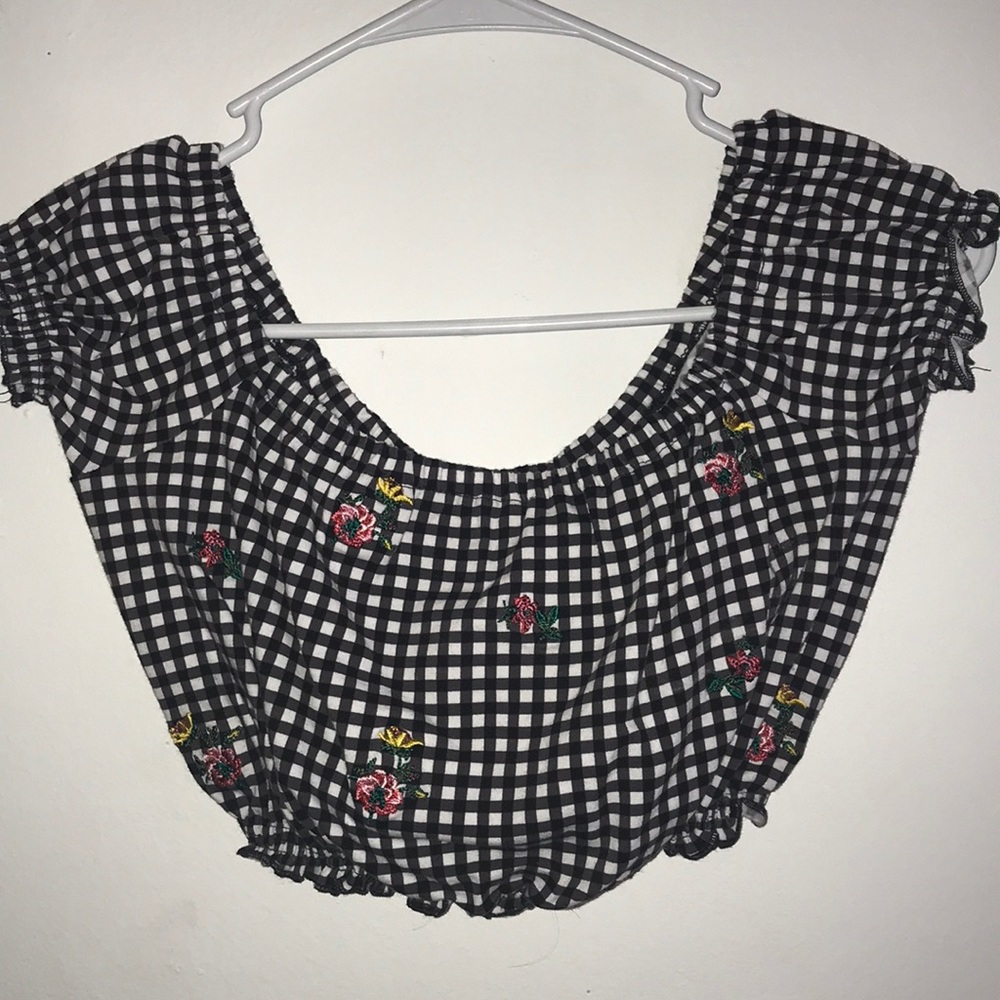 Black and white crop top